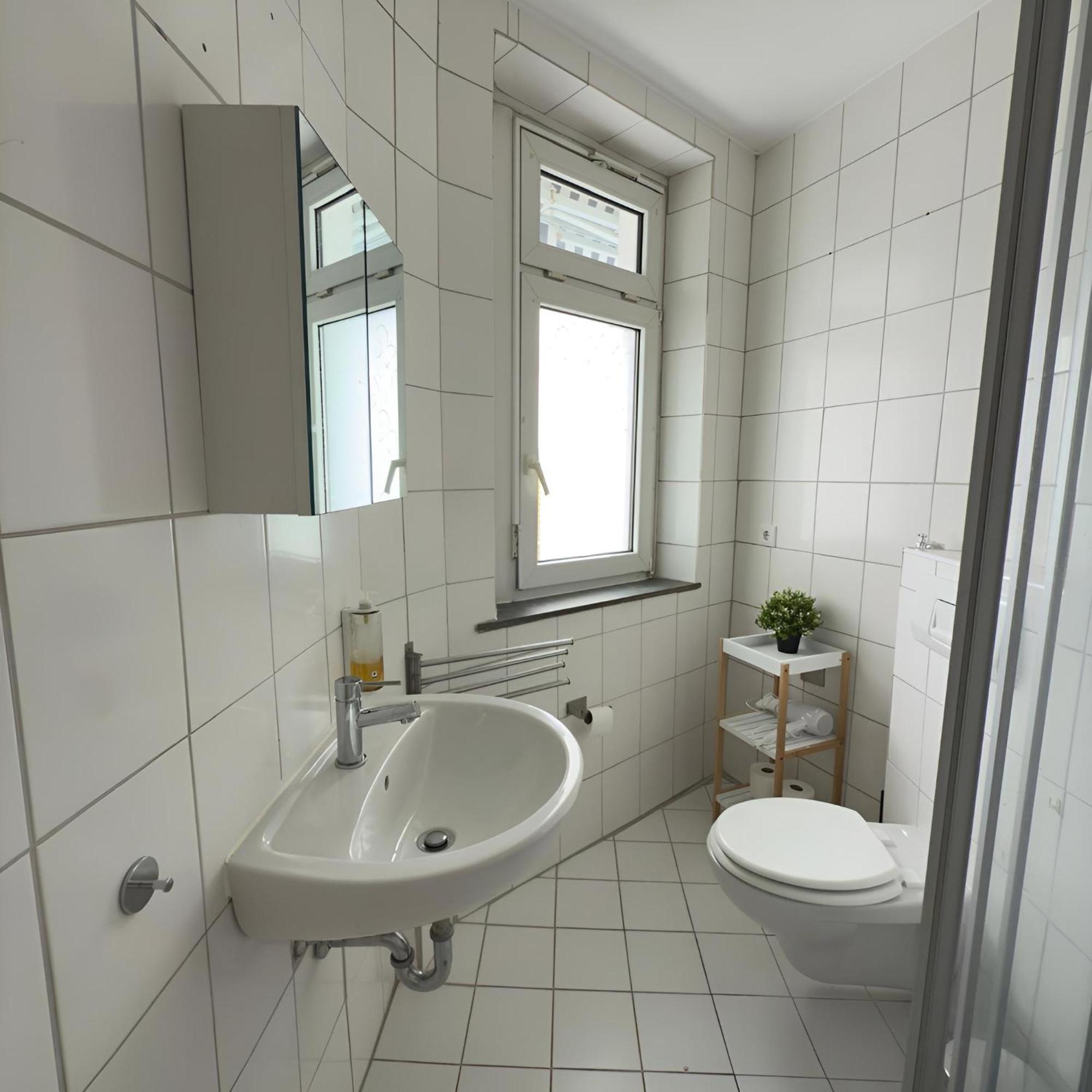 Raha Apartments - Ihr Komfortables Zuhause - Garten - Vollausstattung - Balkon - Parkplatz Kassel Exterior foto